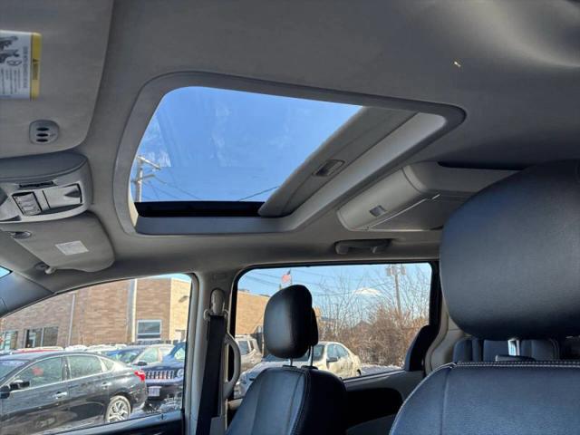 2013 Chrysler Town & Country Touring-L