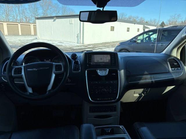 2013 Chrysler Town & Country Touring-L