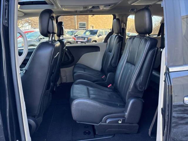 2013 Chrysler Town & Country Touring-L