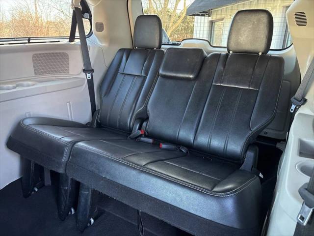 2013 Chrysler Town & Country Touring-L