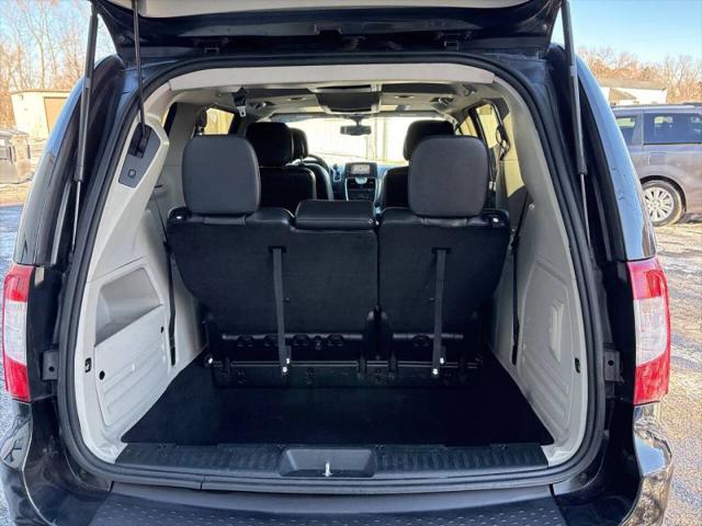 2013 Chrysler Town & Country Touring-L