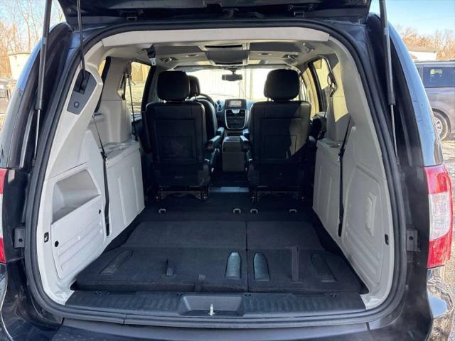 2013 Chrysler Town & Country Touring-L
