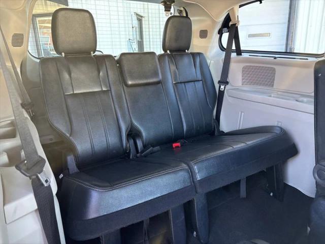 2013 Chrysler Town & Country Touring-L