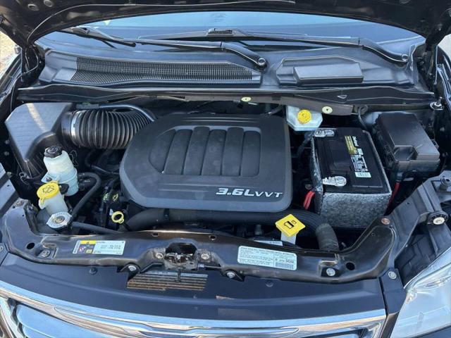 2013 Chrysler Town & Country Touring-L