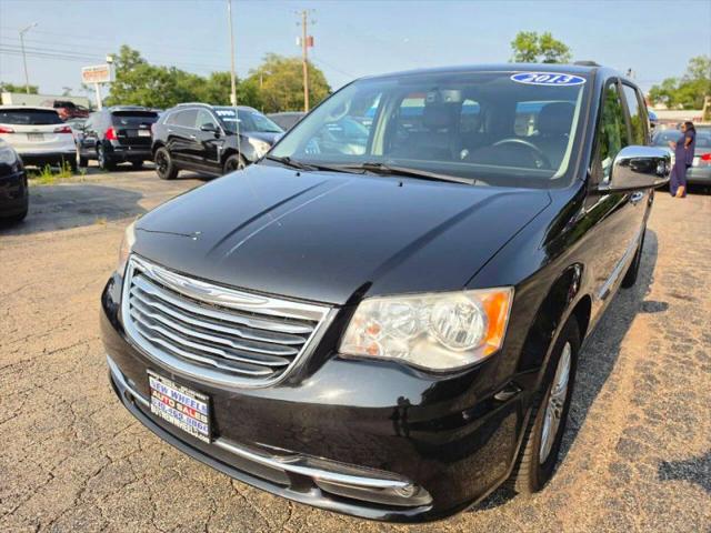 2013 Chrysler Town & Country Touring-L for sale in Glendale Heights, IL