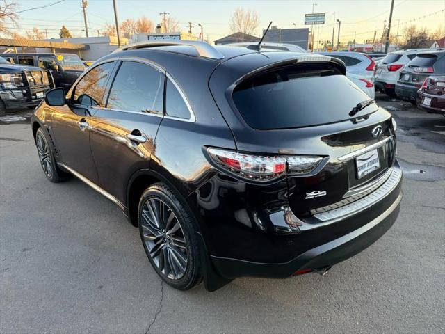 2017 INFINITI QX70 3.7