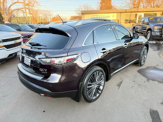 2017 INFINITI QX70 3.7