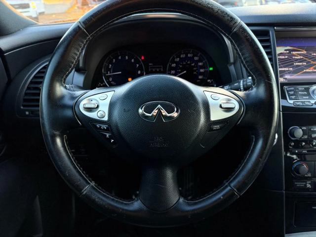 2017 INFINITI QX70 3.7