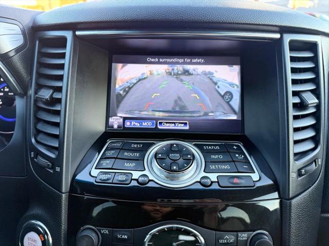 2017 INFINITI QX70 3.7