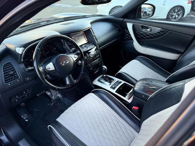 2017 INFINITI QX70 3.7