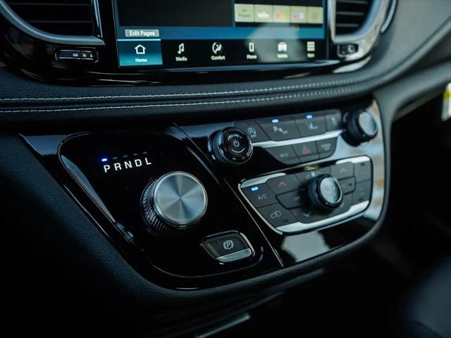 2026 Chrysler Pacifica Select AWD