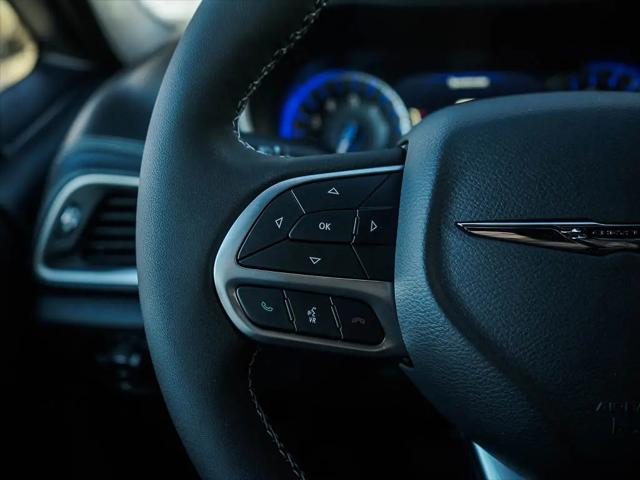 2026 Chrysler Pacifica Select AWD