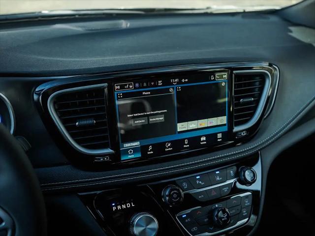 2026 Chrysler Pacifica Select AWD