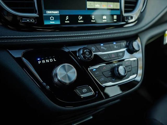 2026 Chrysler Pacifica Select AWD