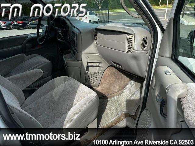 2000 GMC Safari SL