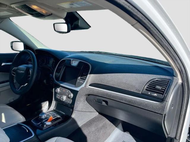 2023 Chrysler 300 Touring-L AWD