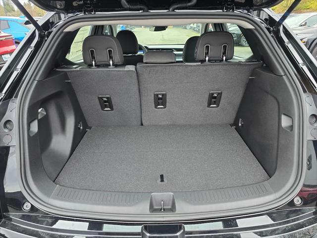 2027 Chevrolet Bolt LT FWD