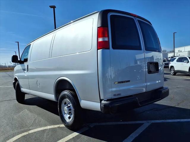 2025 Chevrolet Express Cargo Van RWD 2500 Regular Wheelbase WT