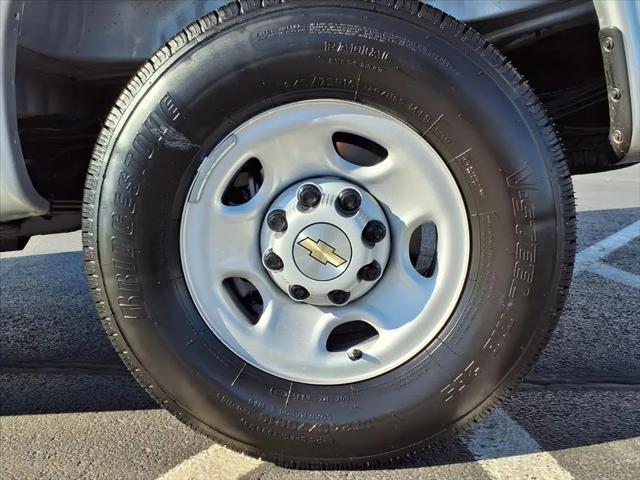 2025 Chevrolet Express Cargo Van RWD 2500 Regular Wheelbase WT