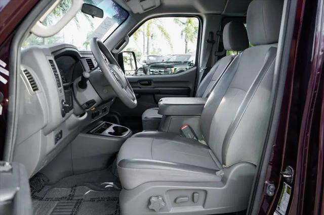 2013 Nissan 3500 SV V6
