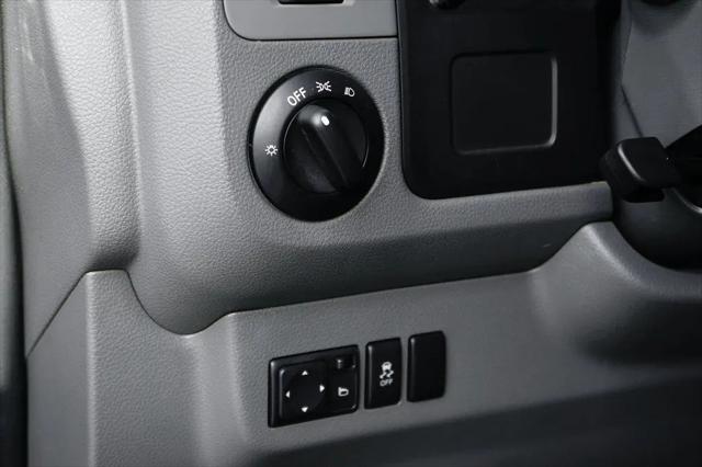 2013 Nissan 3500 SV V6