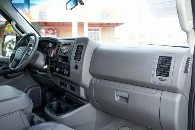 2013 Nissan 3500 SV V6