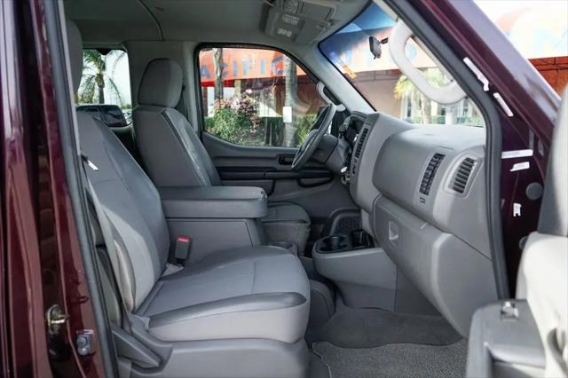 2013 Nissan 3500 SV V6