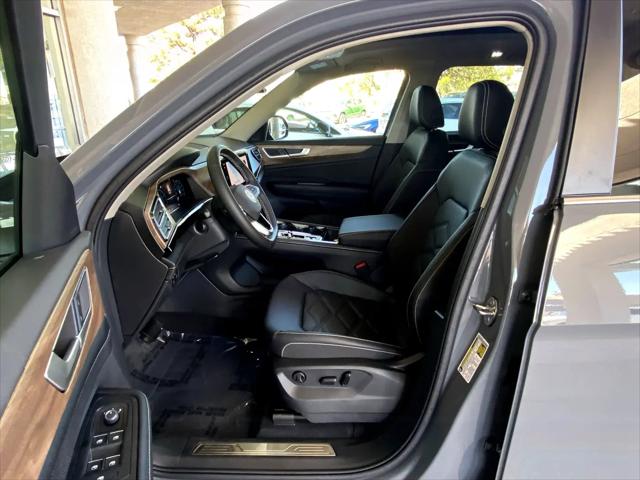 2026 Volkswagen Atlas SE with Technology