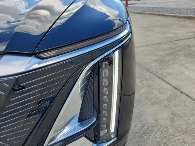 2025 Cadillac iQ Luxury 1 RWD