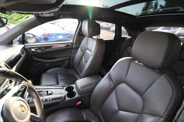 2018 Porsche Macan Macan