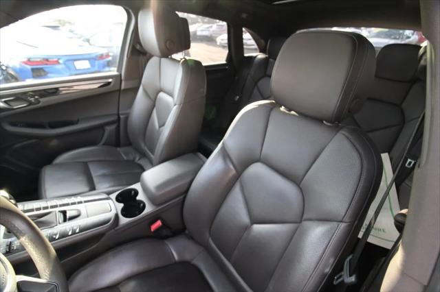2018 Porsche Macan Macan