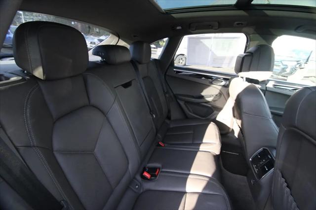 2018 Porsche Macan Macan