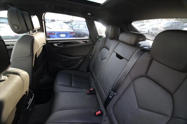 2018 Porsche Macan Macan