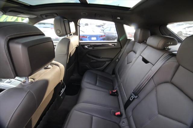 2018 Porsche Macan Macan