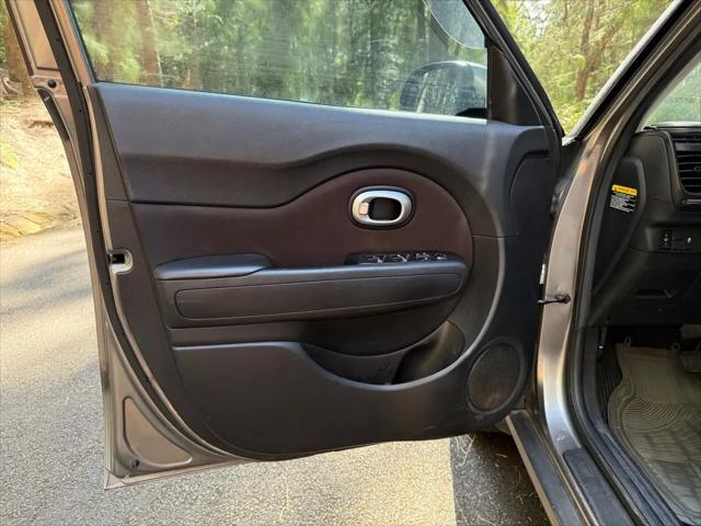 2017 Kia Soul Base