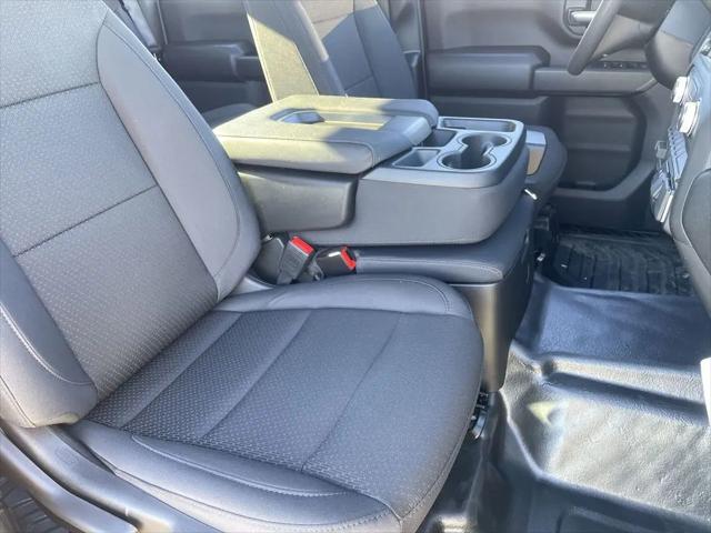 2026 GMC Sierra 2500HD Crew Cab, Standard Bed, Pro, 4WD