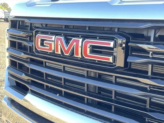 2026 GMC Sierra 2500HD Crew Cab, Standard Bed, Pro, 4WD