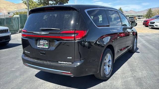 2026 Chrysler Pacifica Select AWD