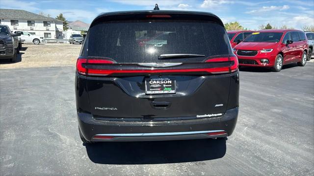 2026 Chrysler Pacifica Select AWD