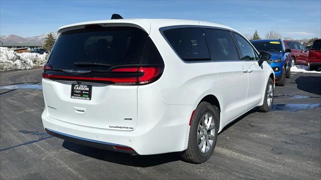 2026 Chrysler Pacifica Select AWD