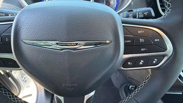 2026 Chrysler Pacifica Select AWD