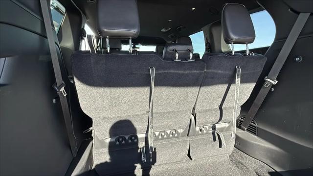 2026 Chrysler Pacifica Select AWD