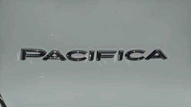 2026 Chrysler Pacifica Select AWD
