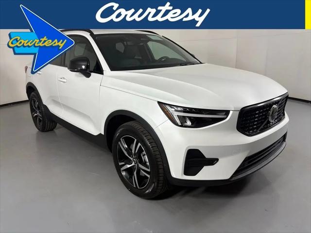 2026 Volvo XC40 Core, B4 FWD Gas (mild hybrid), Dark for sale in Scottsdale, AZ