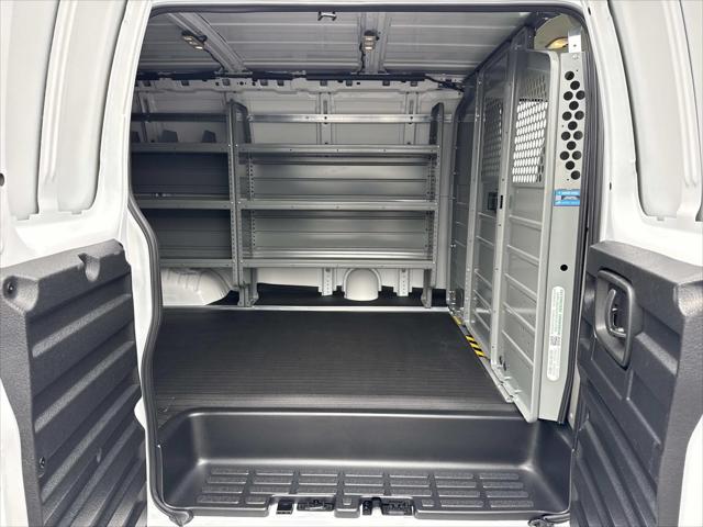 2026 Chevrolet Express Cargo Van 2500 Regular Wheelbase, WT, RWD