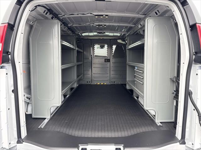 2026 Chevrolet Express Cargo Van 2500 Regular Wheelbase, WT, RWD
