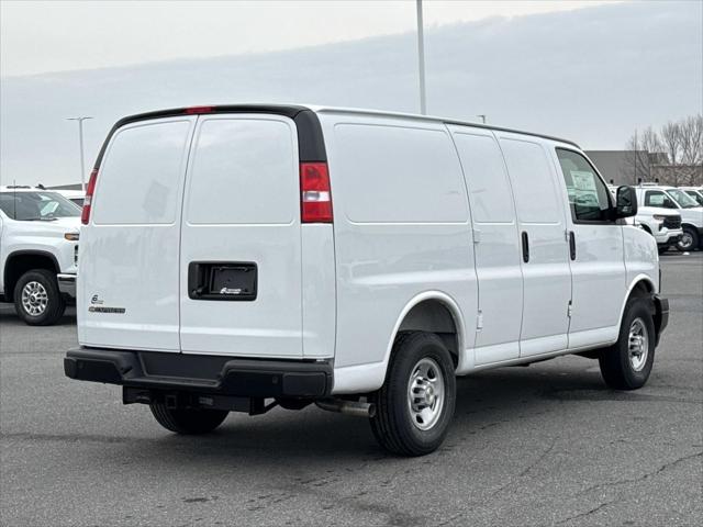2026 Chevrolet Express Cargo Van 2500 Regular Wheelbase, WT, RWD