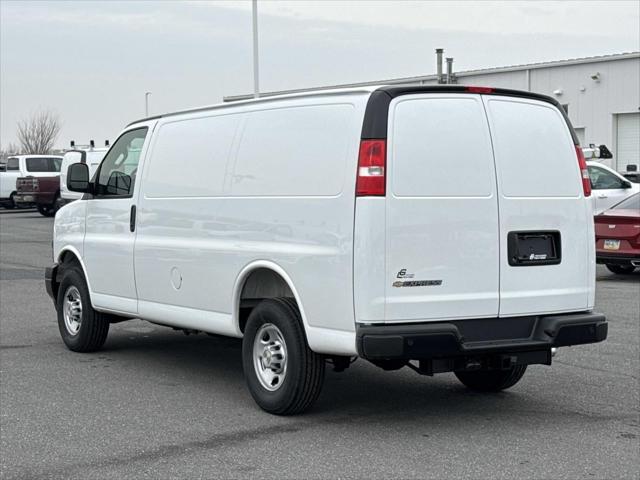 2026 Chevrolet Express Cargo Van 2500 Regular Wheelbase, WT, RWD