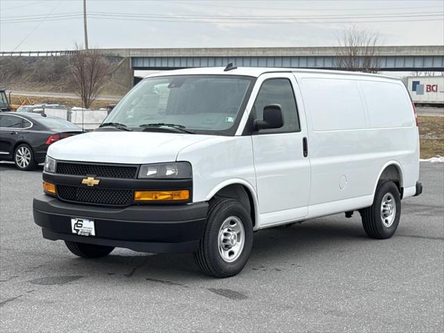 2026 Chevrolet Express Cargo Van 2500 Regular Wheelbase, WT, RWD