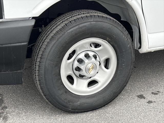 2026 Chevrolet Express Cargo Van 2500 Regular Wheelbase, WT, RWD